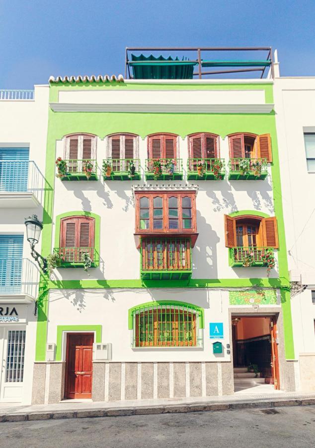 Charming Nerja Hostel Exterior photo