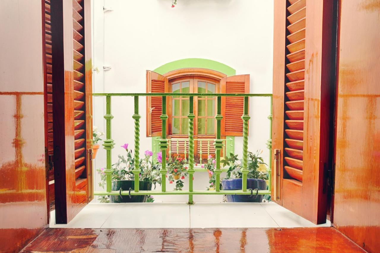 Charming Nerja Hostel Exterior photo